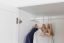 Kleiderschrank Kiefer Vollholz massiv weiß lackiert 015 - Abmessung 190 x 133 x 60 cm (H x B x T)