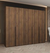 Kleiderschrank / Drehtürenschrank | Farbe: Walnuss | fünf Türen | drei Kleiderstangen | 2,5 Meter breit | drei Fächer | Griffe: Schwarz | Soft-Close-Funktion
