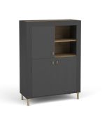 Moderne Kommode mit ABS-Kantenschutz Barbe 14, Griffe: Gold, Farbe: Schwarz matt, mit acht Fächer, Maße: 136 x 97 x 40 cm, zwei offene Fächer, hochwertige Verarbeitung