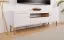 Moderner TV-Schrank / TV-Möbel mit einen offenen Fach Barbe 24, mit zwei Türen, drei Fächer, Farbe: Kaschmir, Maße: 51,5 x 177 x 40 cm, ABS-Kantenschutz, eine Schublade, Griffe: Gold, sehr Langlebig