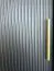 Moderner Kleiderschrank mit schlichten Design Balmenhorn 03, Farbe: Schwarz matt / Weiß matt - Abmessungen: 200 x 100 x 62 cm (H x B x T), mit fünf Fächern und zwei Kleiderstangen