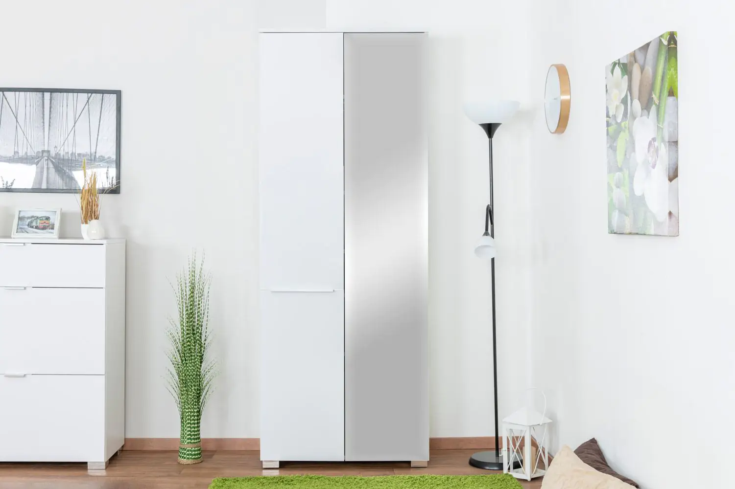 Garderobenschrank mit Spiegel, Farbe: Weiß / Weiß Hochglanz - 209 x 80 x 38  cm (H x B x T), Türen Anzahl 2, Höhe (cm) 209, Länge/Tiefe (cm) 38, Breite  (cm) 80,
