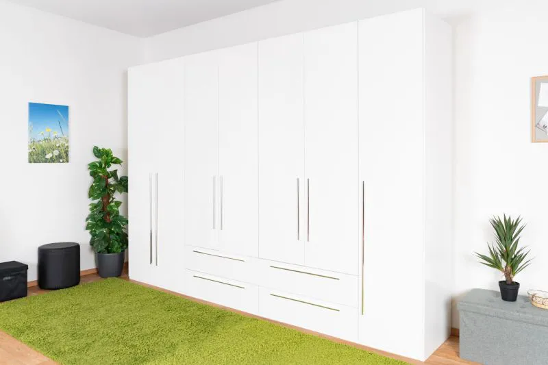 Drehtürenschrank / Kleiderschrank Siumu 38, Farbe: Weiß / Weiß Hochglanz - 224 x 317 x 56 cm (H x B x T)