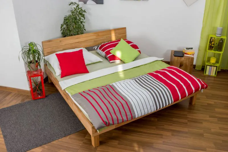 Holzbett 180 x 200 cm Kernbuche massiv geölt Abbildung
