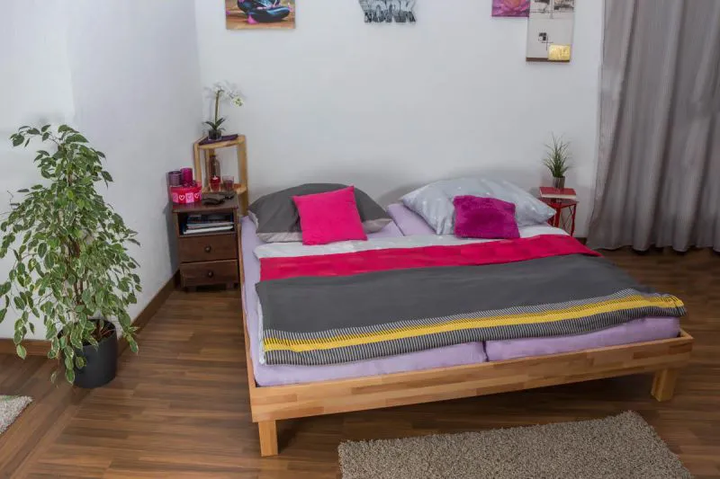 Bett Kernbuche 200 x 200 cm geölt Abbildung